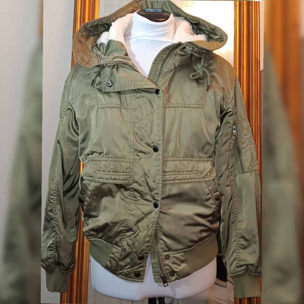 American Eagle Fleece‑Lined Hooded Bomber Jacket Size M –Army Green Outerwear